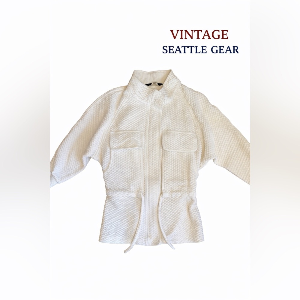 VTG Women's Quilted White Utility Jacket see comments for measurements. RARE.